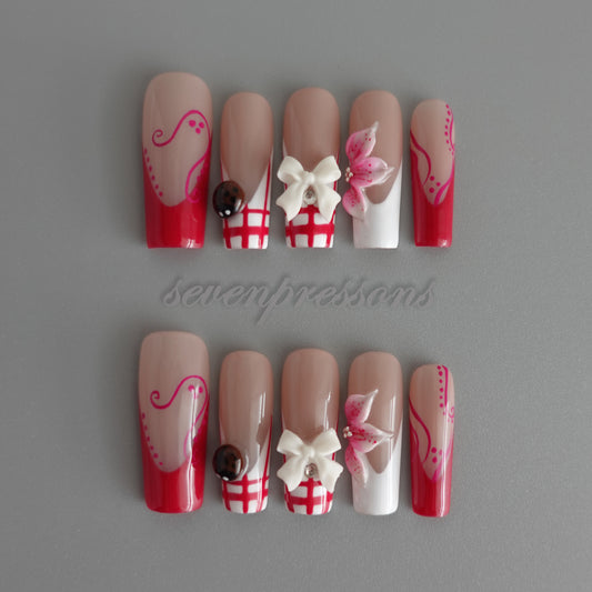 🎀 Strawberry Picnic 2510228