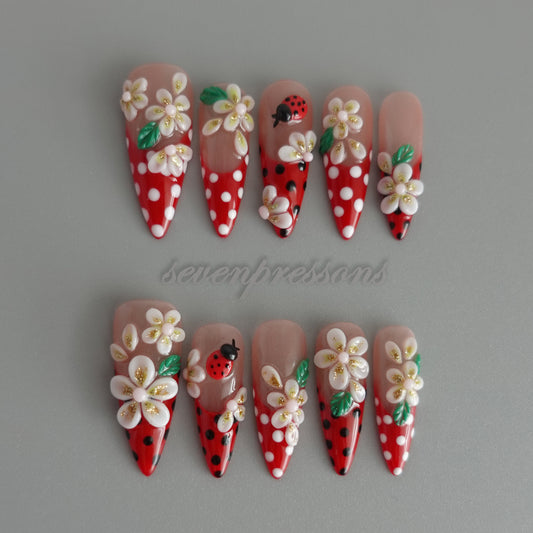 🌼 Ladybug Picnic — Press-On Nail Set 2510237