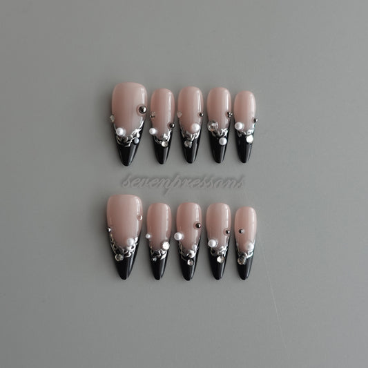 ✦ Noir Pearl Drip 2602145