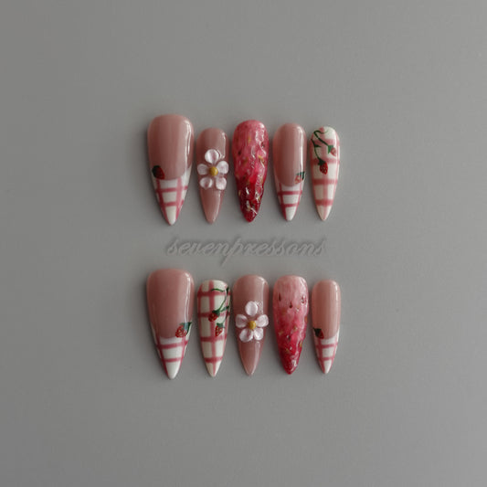 🍓 Strawberry Milk Reverie 2512294