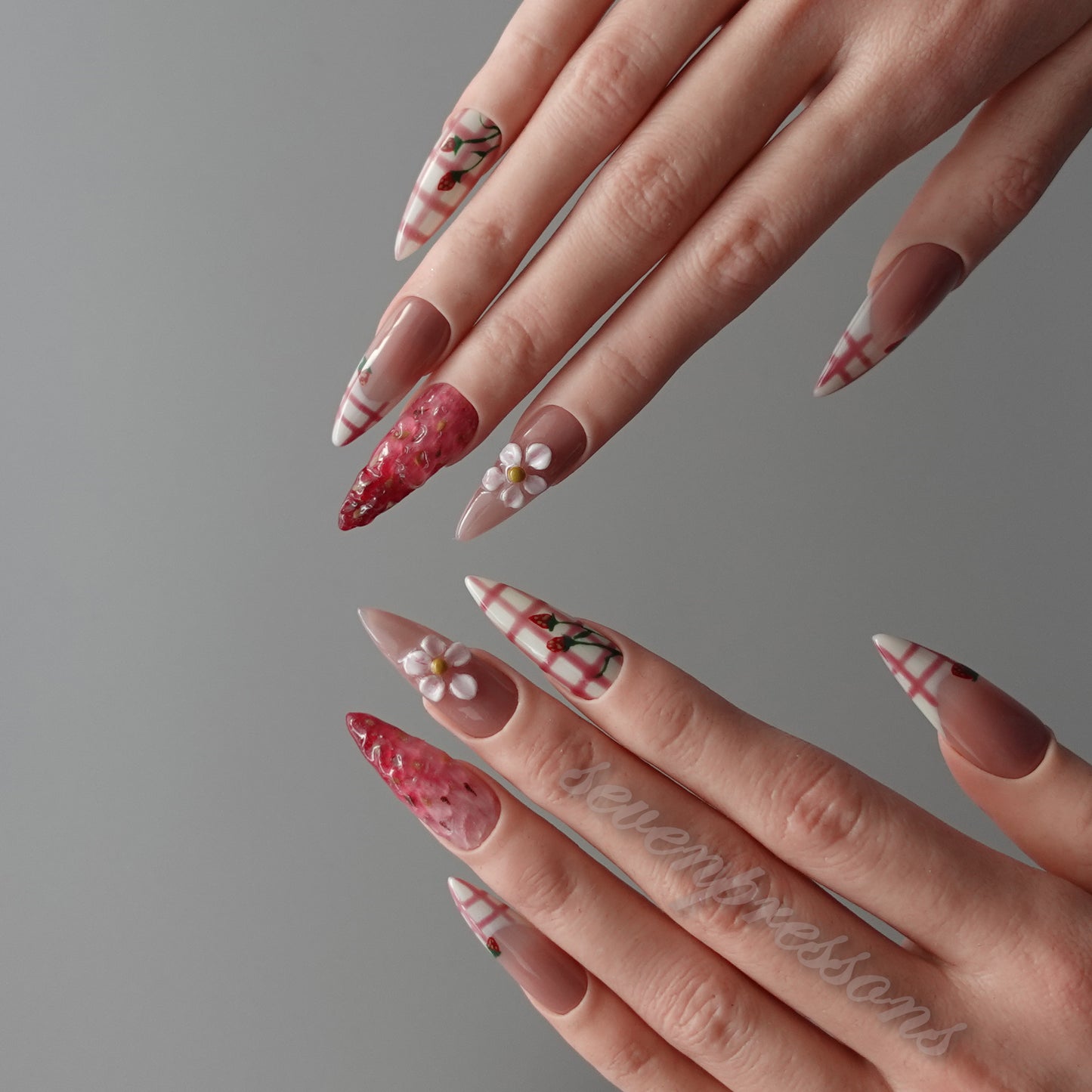 🍓 Strawberry Milk Reverie 2512294