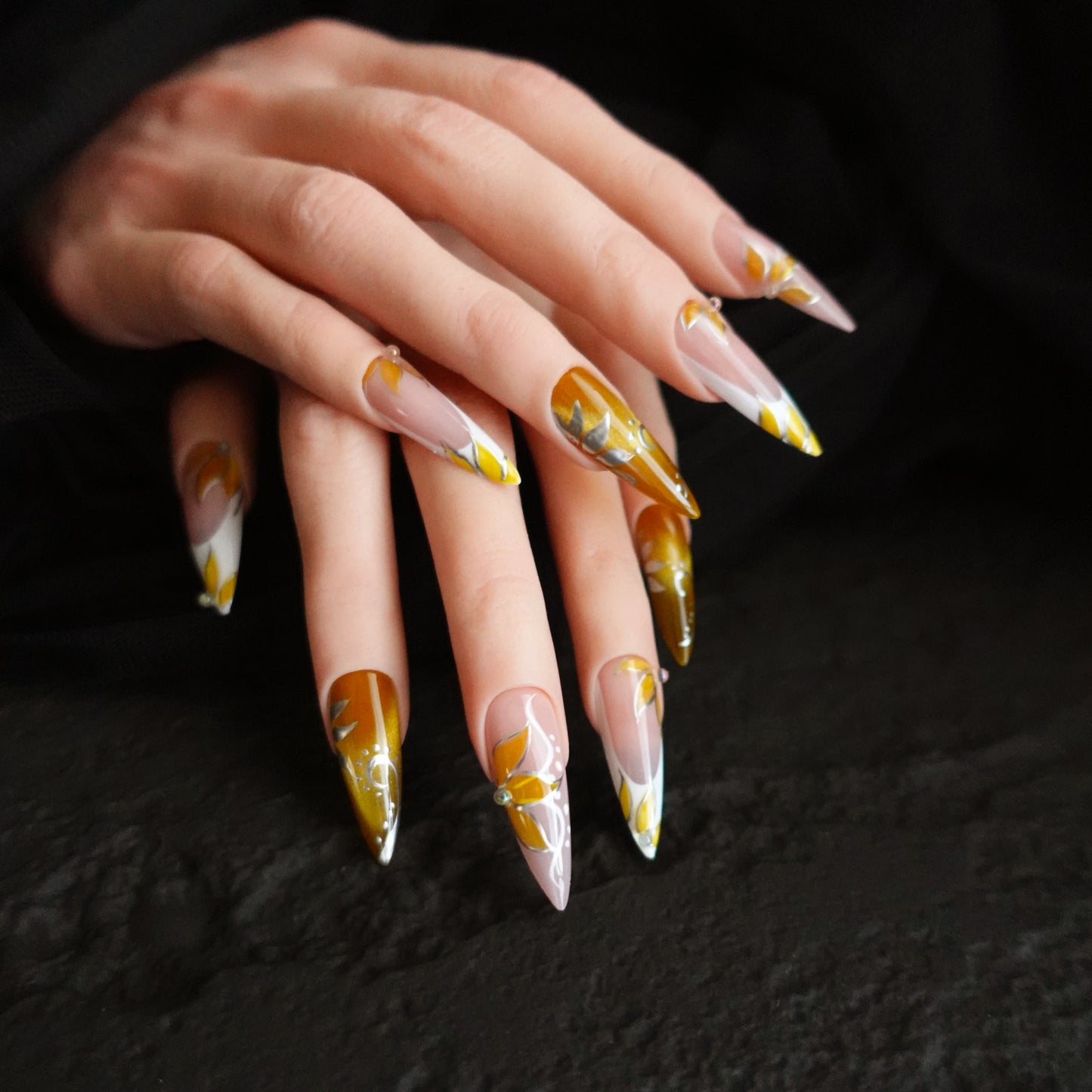 ๐ผ Gilded Petal Waltz 2509293