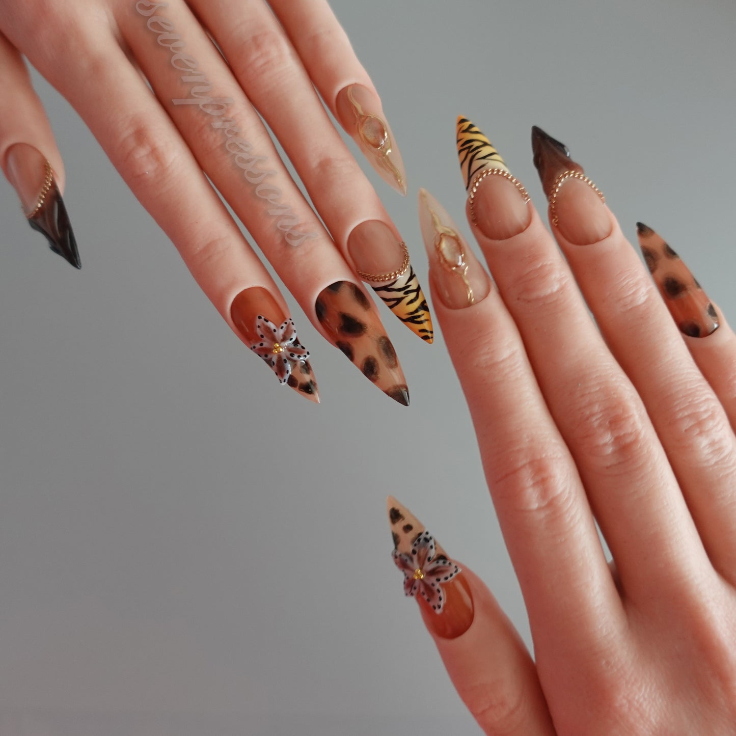 🩶 Savage Bloom 2510261