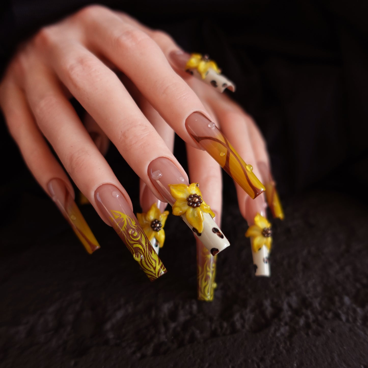 ๐ป Product Name: Golden Ember 2505202