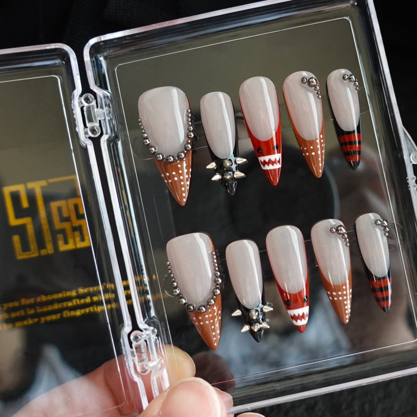 🌋 Raider Fangs  2509294