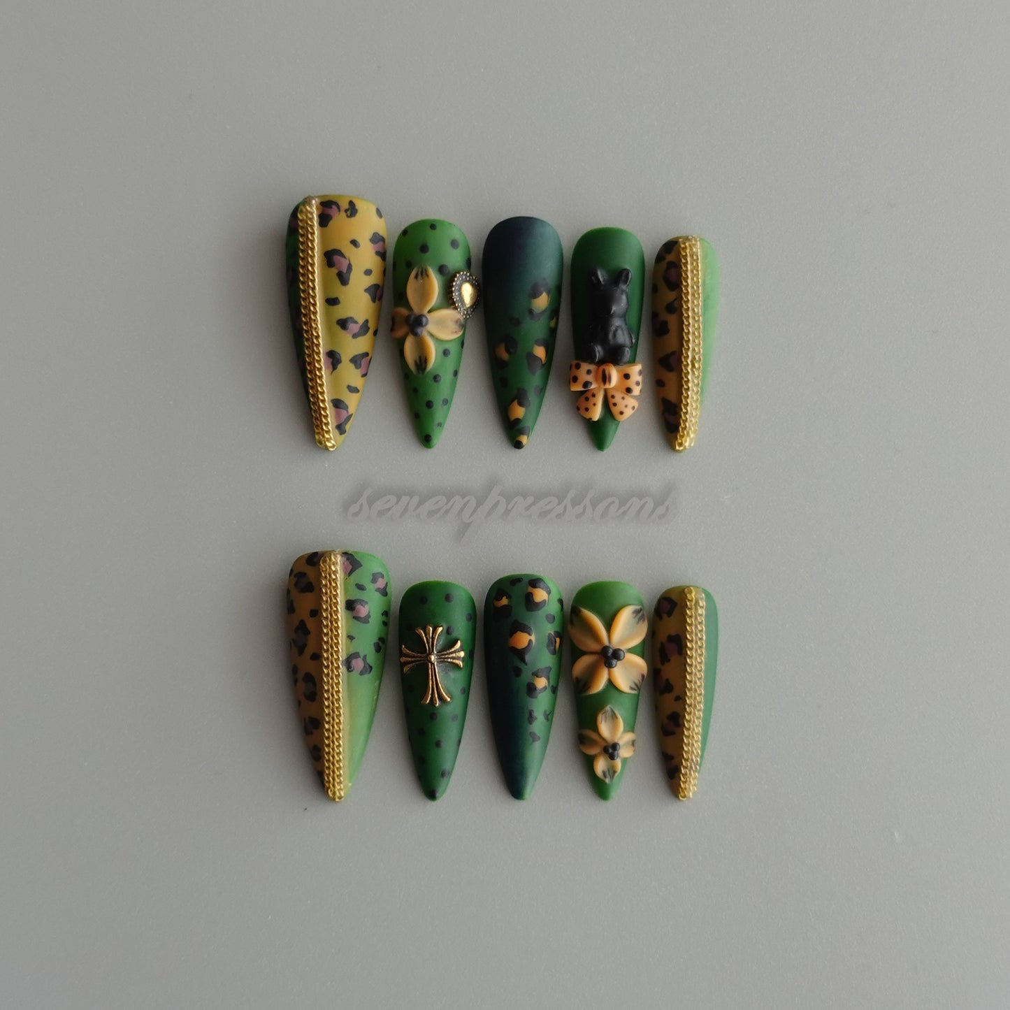 🐇 エメラルド・レオパード・プレイ  2512327