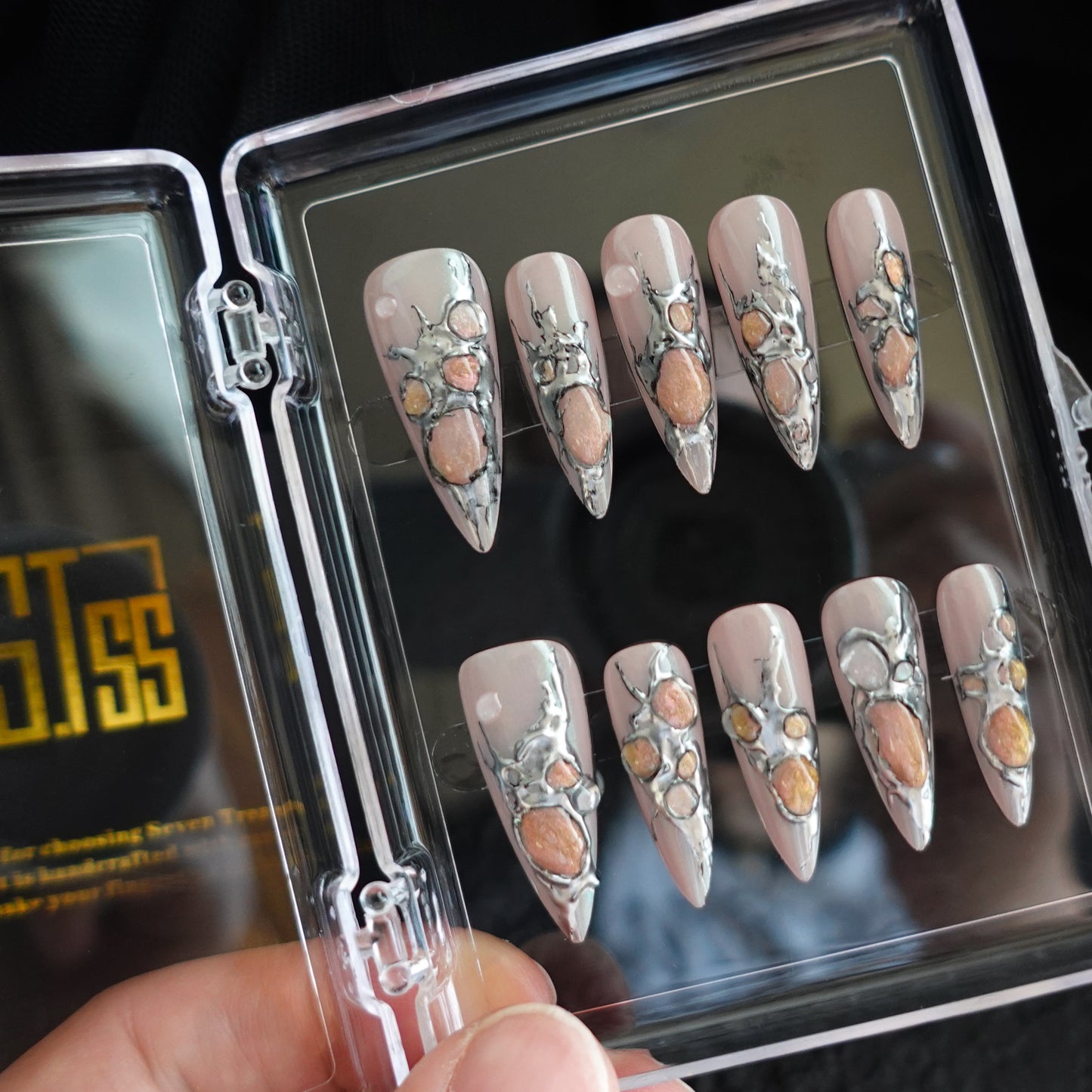 🪞 Argent Reliquary  2509289