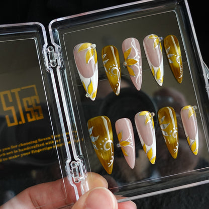 🌼 Gilded Petal Waltz  2509293