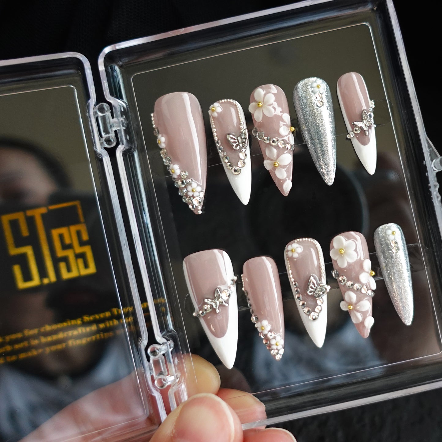 🕊️ Starlit Veil  2509295