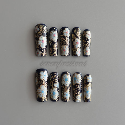 🕯️ Gilded Midnight Bloom  2512333