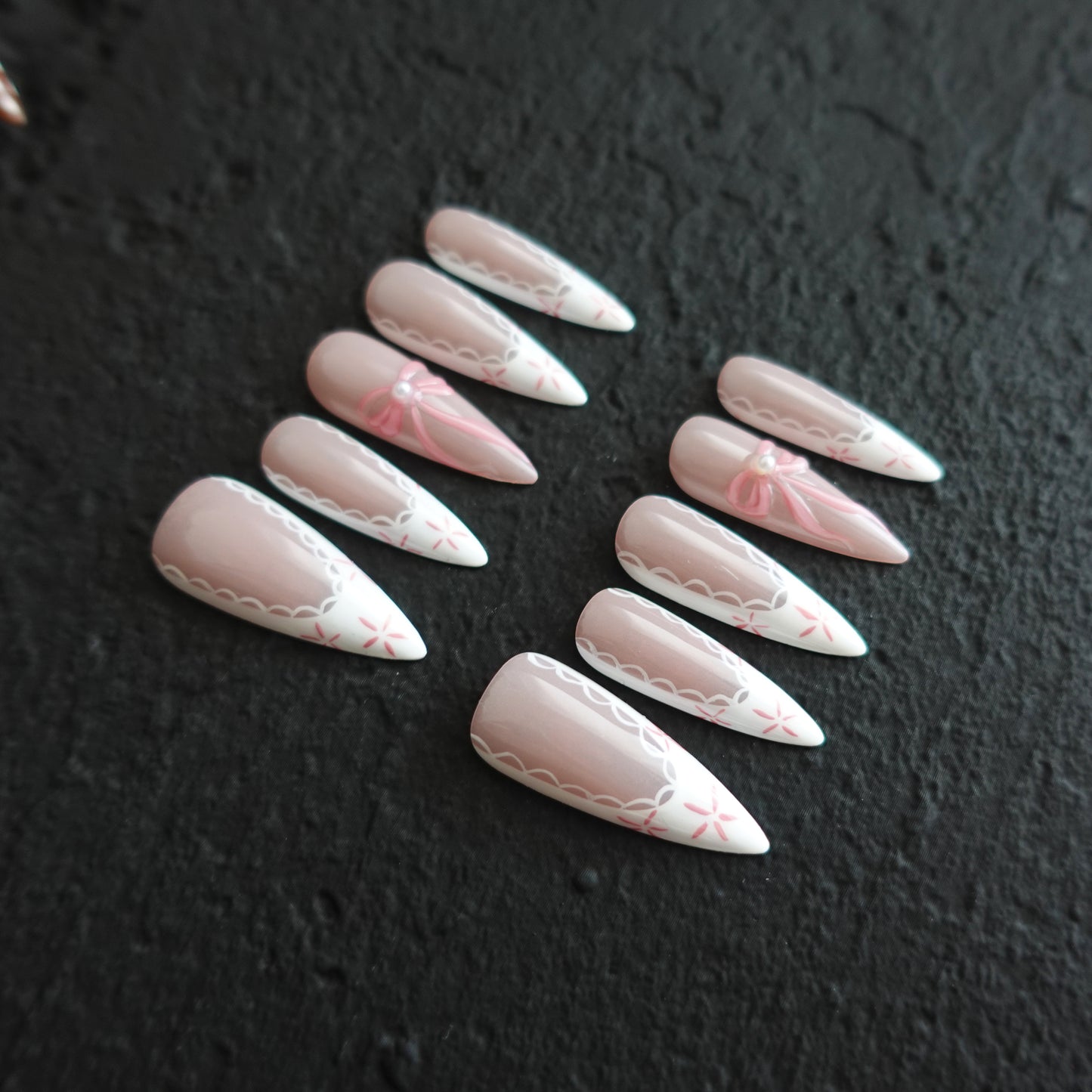 🎀 Coquette Lace  2509287