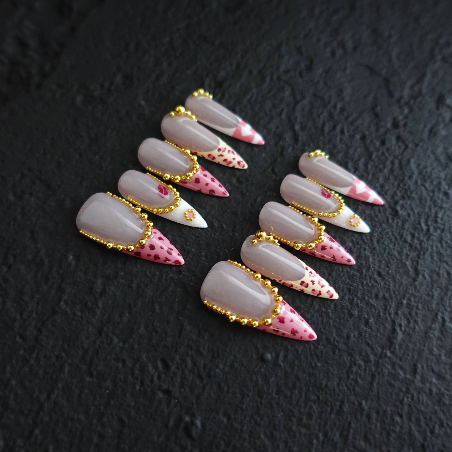 🌸 Kissed Leopard  2509298