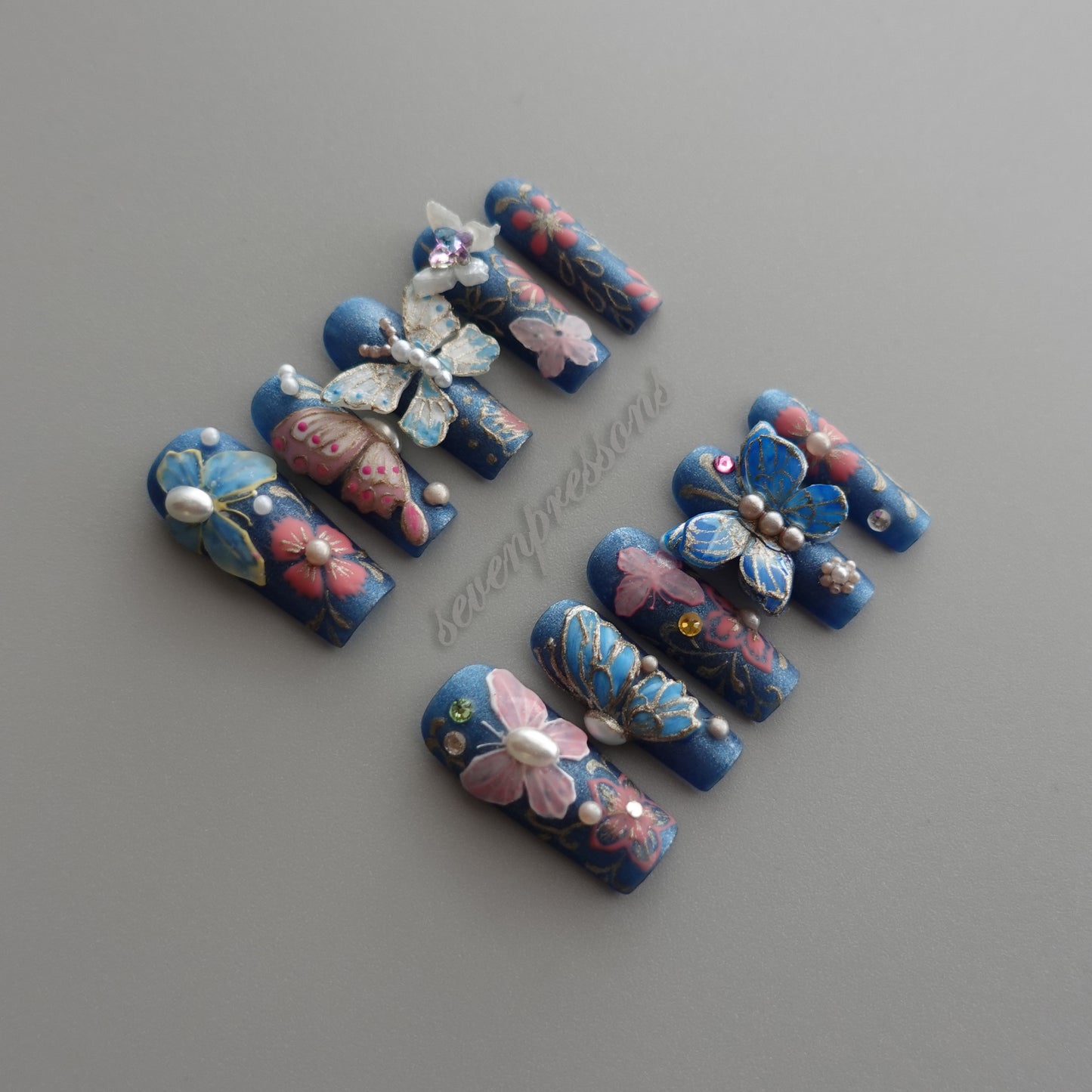 🦋 アジュール・バタフライ・ガーデン 2512332