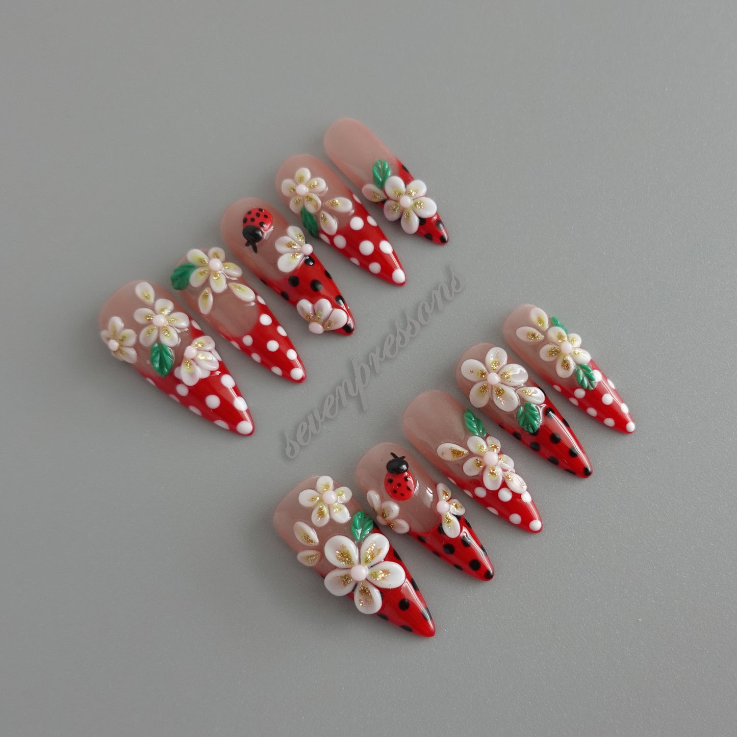 🌼 Ladybug Picnic — Press-On Nail Set  2510237