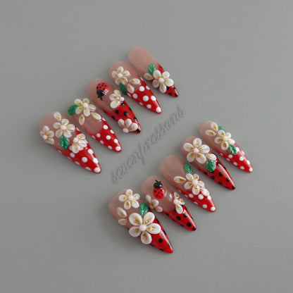 🌼 Ladybug Picnic — Press-On Nail Set  2510237