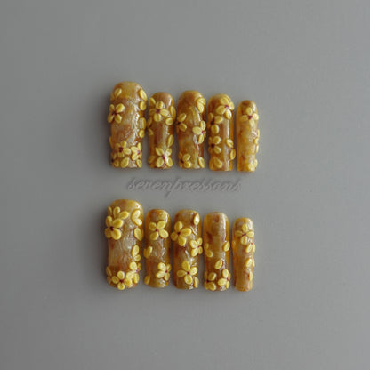 🌼 Golden Bloom Cascade  2512093