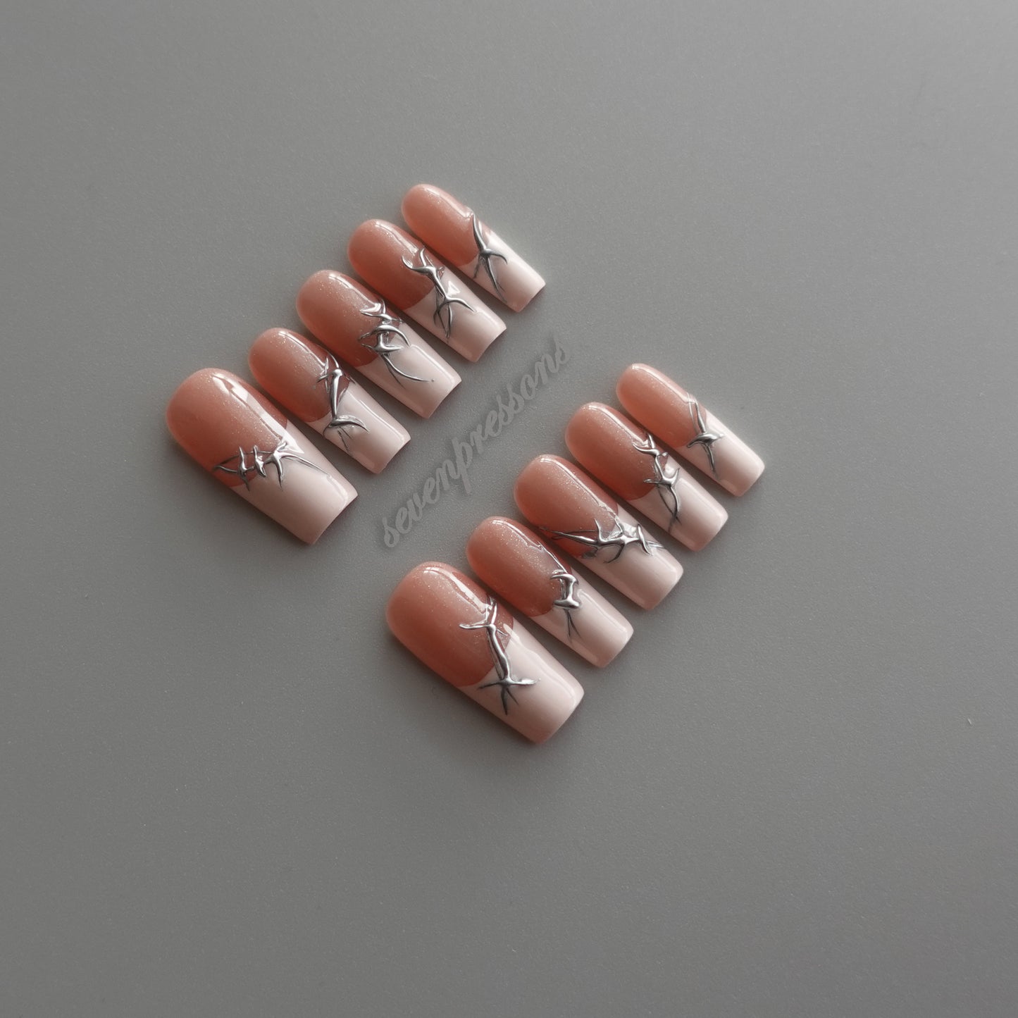 🩶 Porcelain Linework  2512279