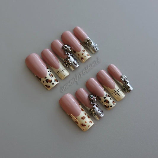 🦋 Desert Mirage Charm  2512103