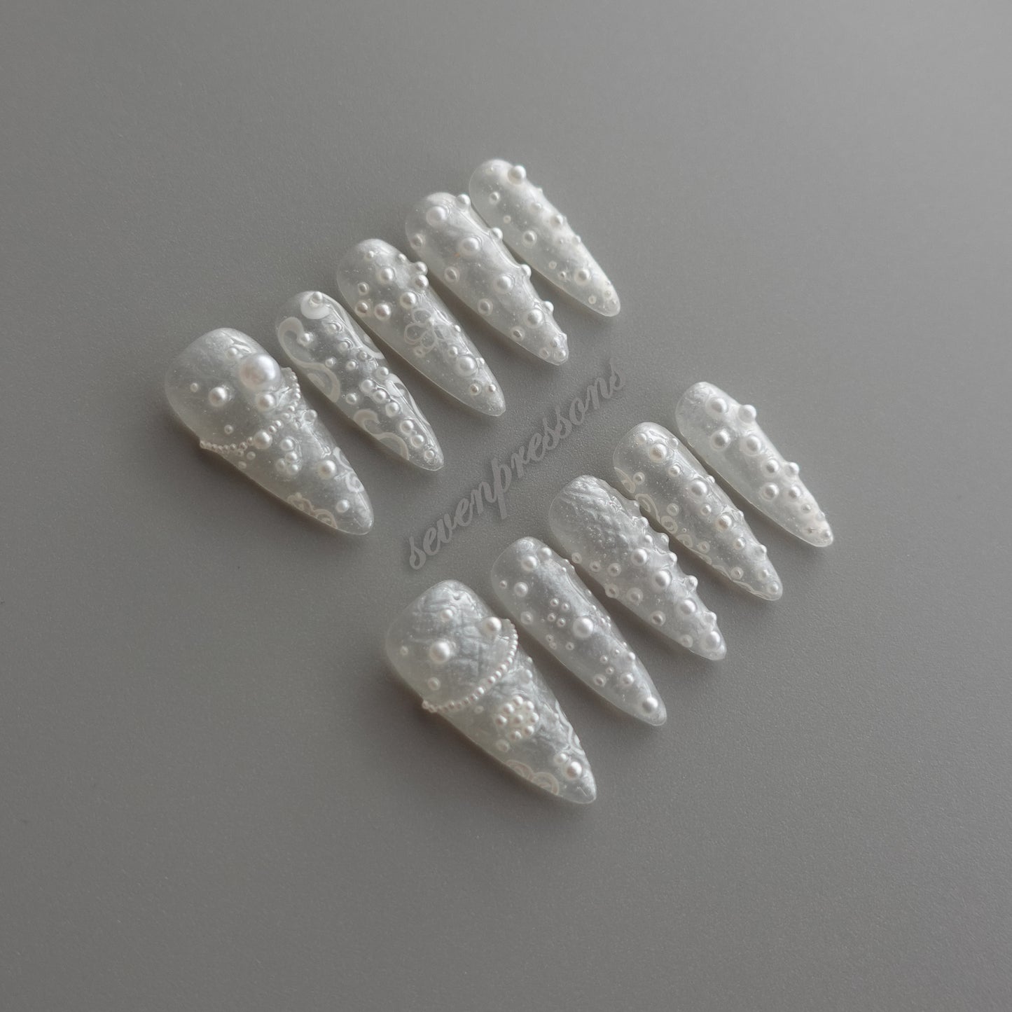 🤍 パール・フロスト・レヴェリー 2512363