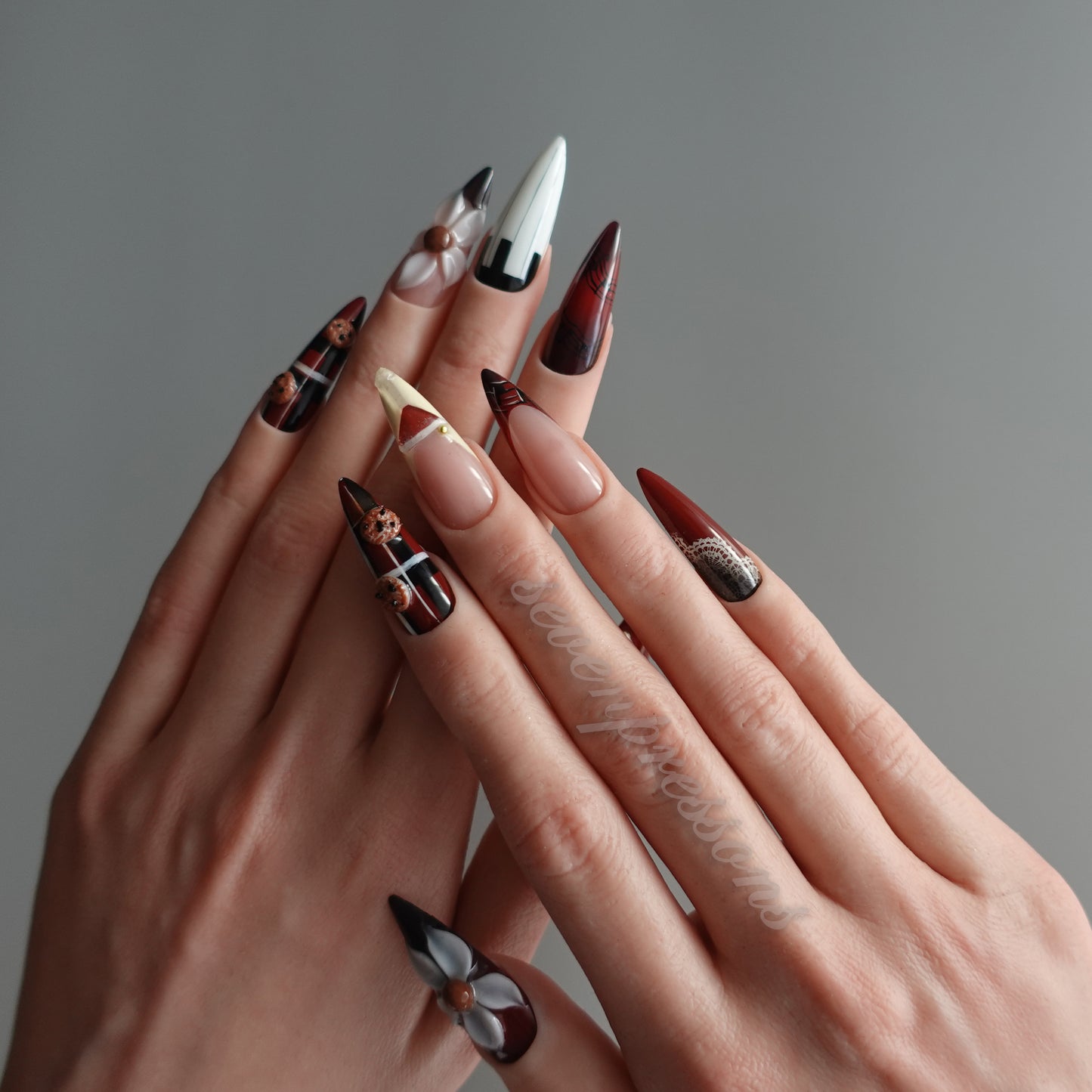 🕯️ Crimson Lace Nocturne  2512242