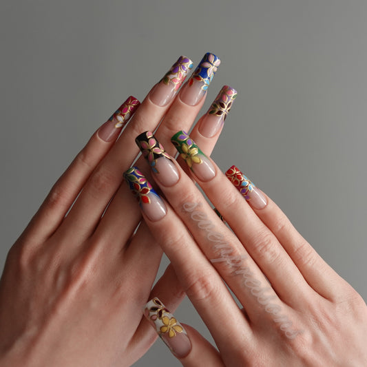 🎨 Gilded Petal Mosaic  2512368