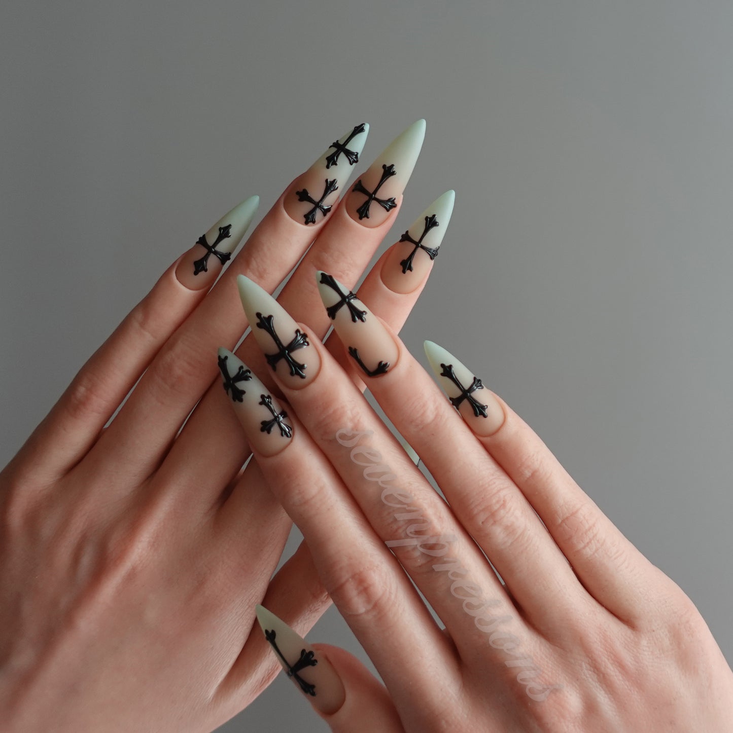 ✠ アイボリー・クロス・ベネディクション  2512134