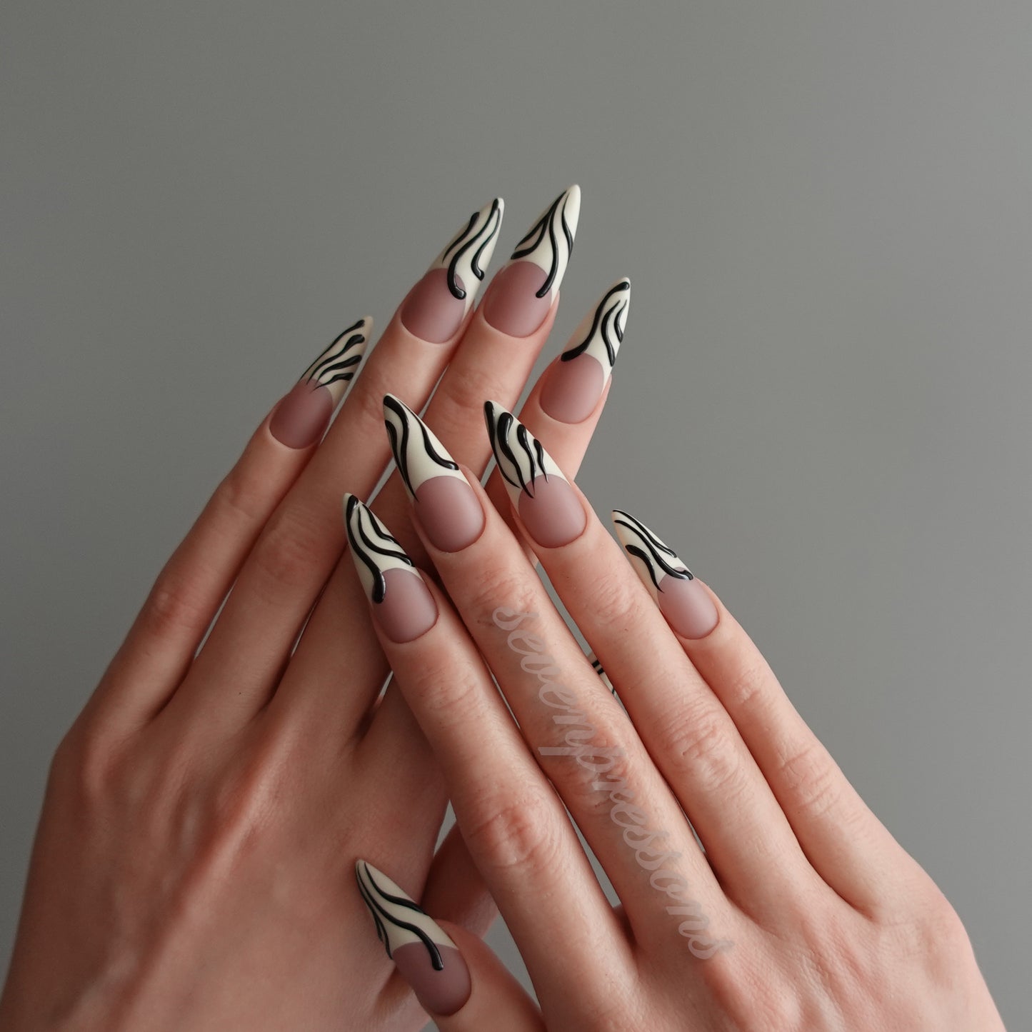 ⚡ Noir Ember Veil  2602143
