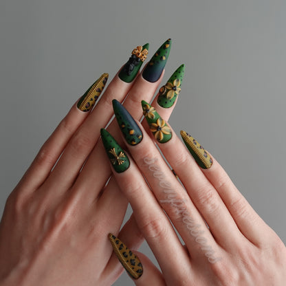 🐇 エメラルド・レオパード・プレイ  2512327