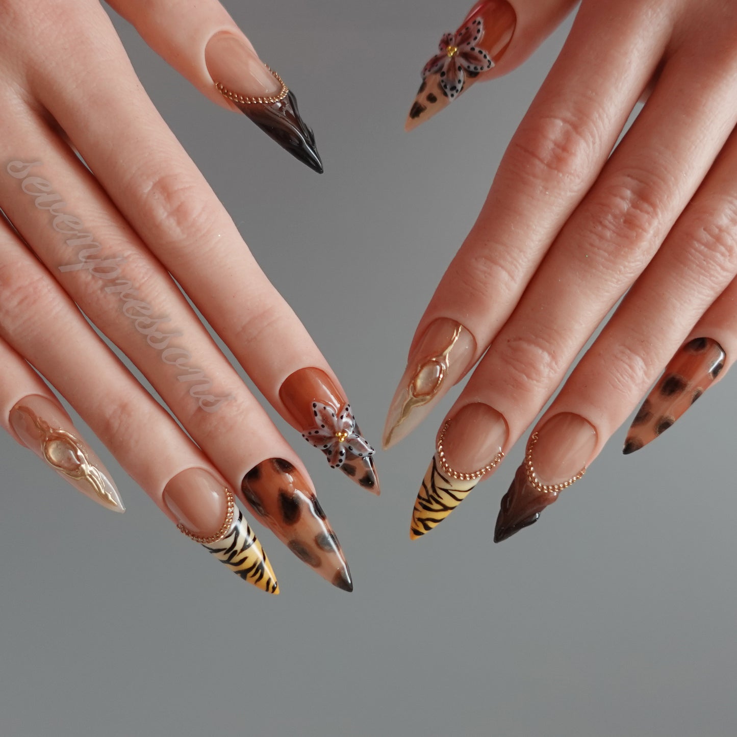 🩶 Savage Bloom  2510261