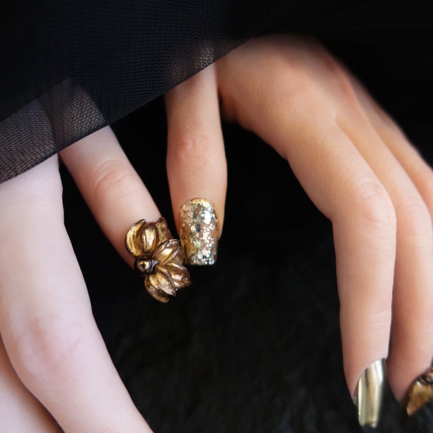 ✨ Product Name: Gilded Petal 2505204