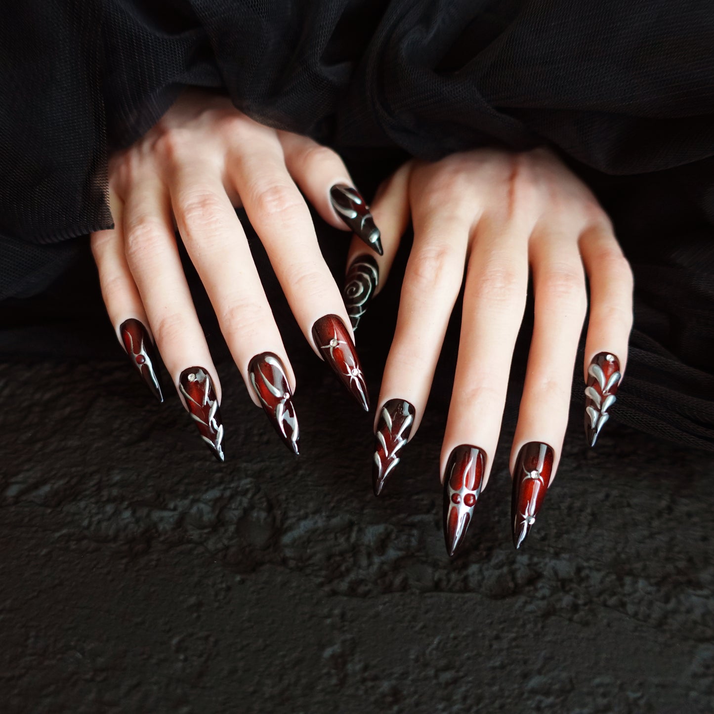 🗡️ Crimson Relic  2509282