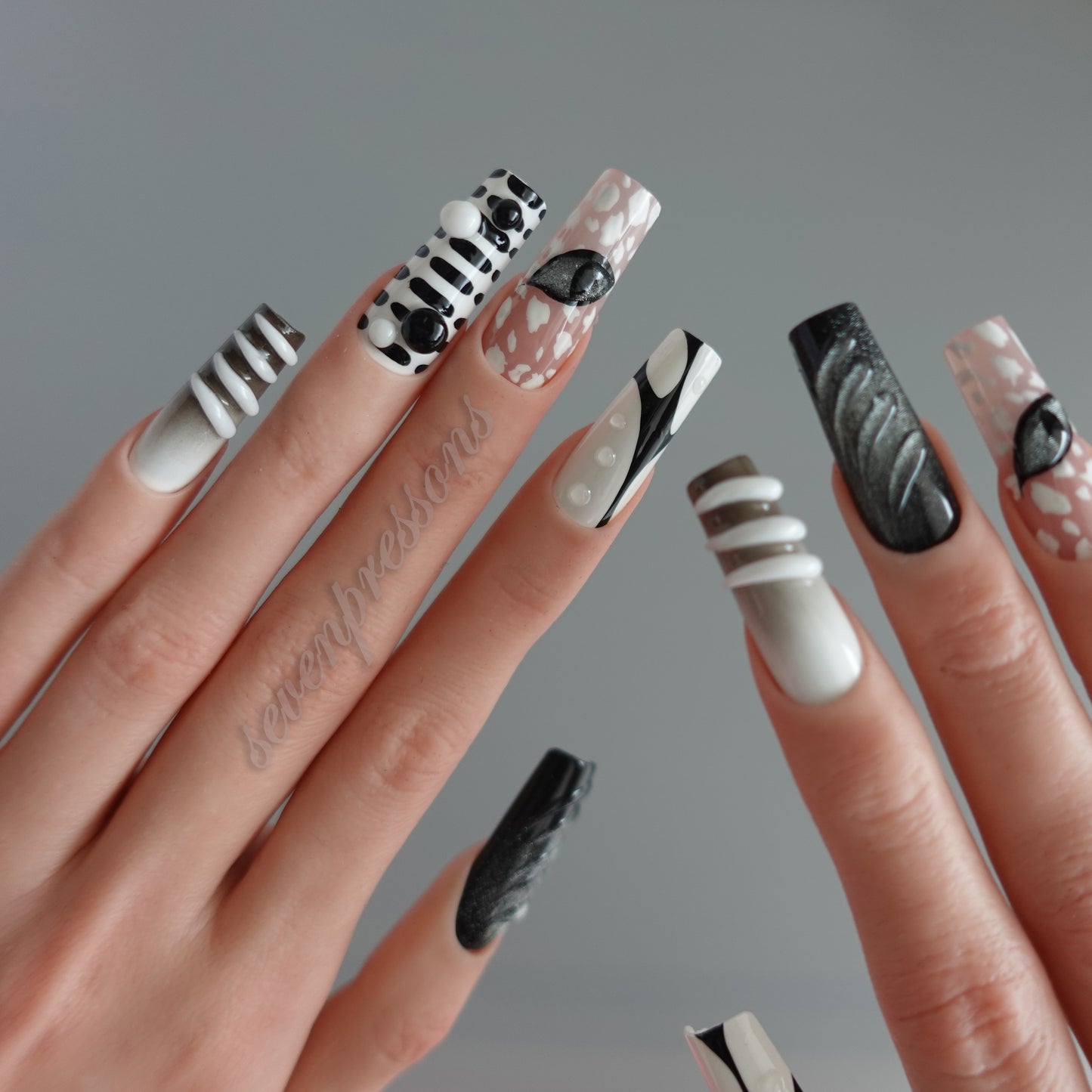 🖤 Midnight Reflex — 3D Vision Nails  2510231