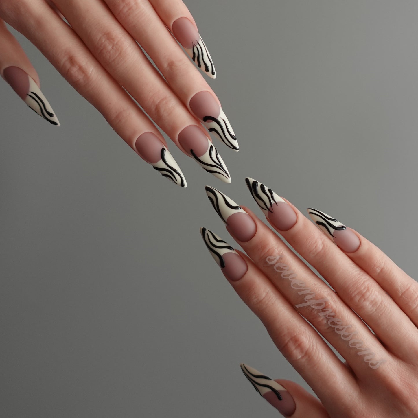 ⚡ Noir Ember Veil  2602143