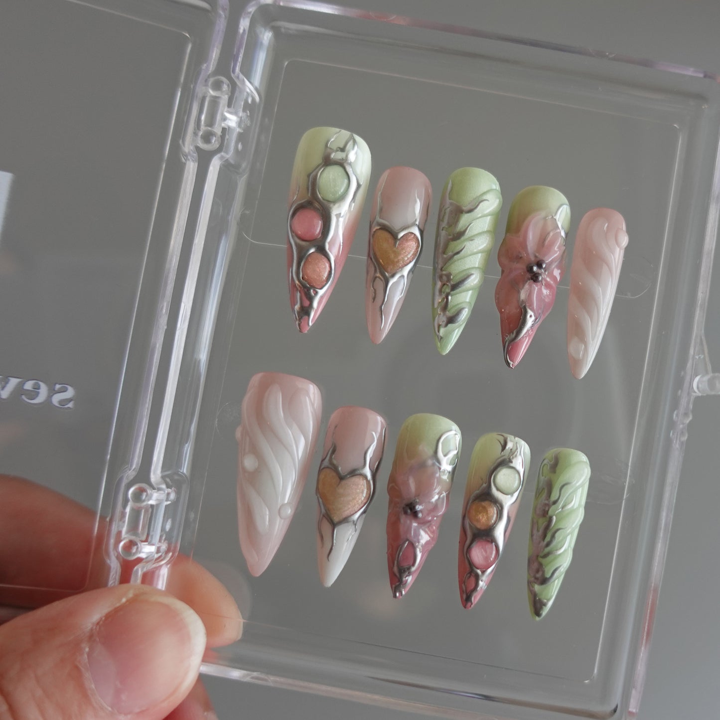 🌸 Molten Bloom  2510172