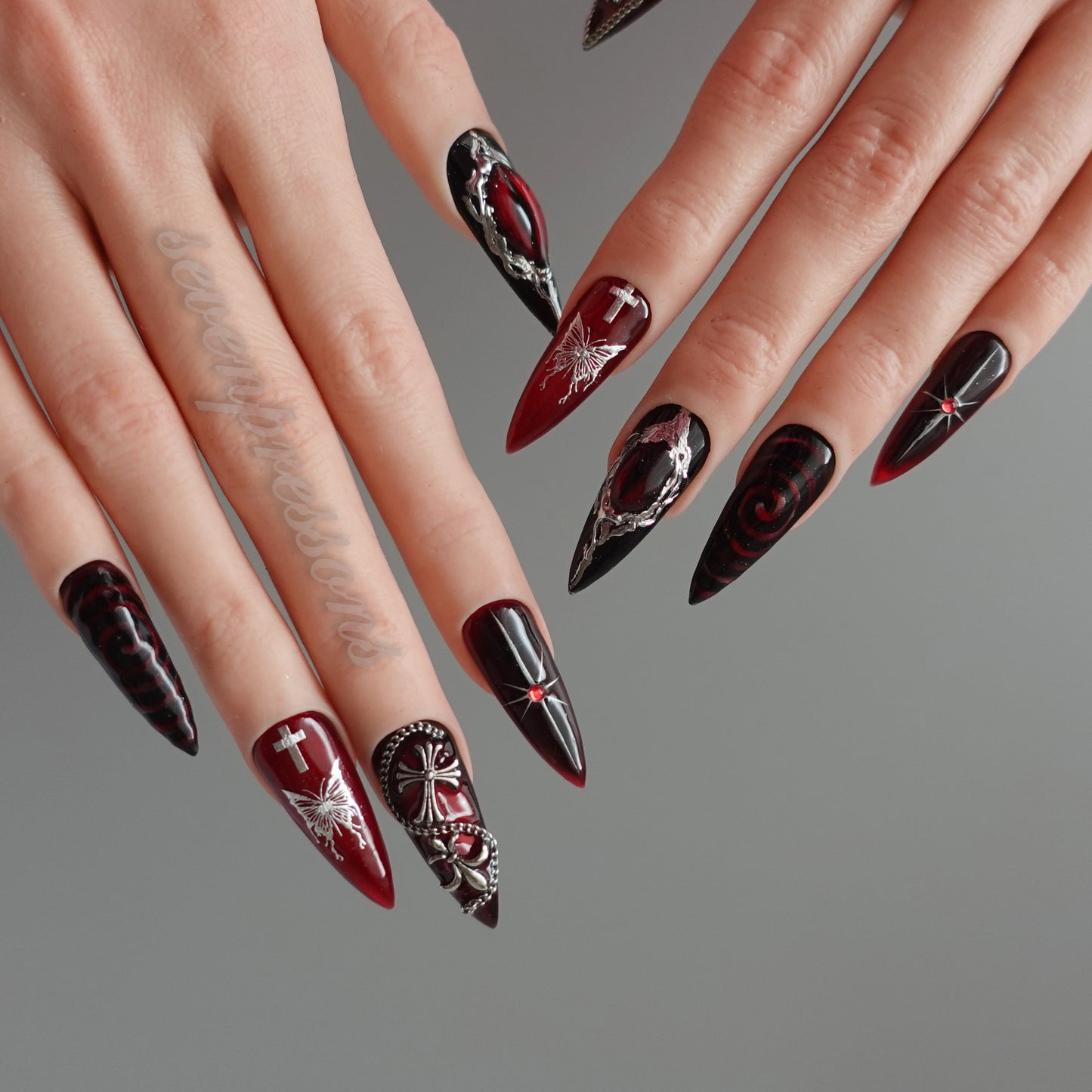 🦋 Crimson Vortex  2510243