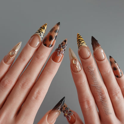 🩶 Savage Bloom  2510261