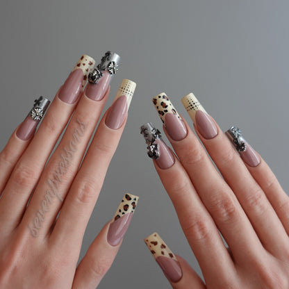 🦋 Desert Mirage Charm  2512103