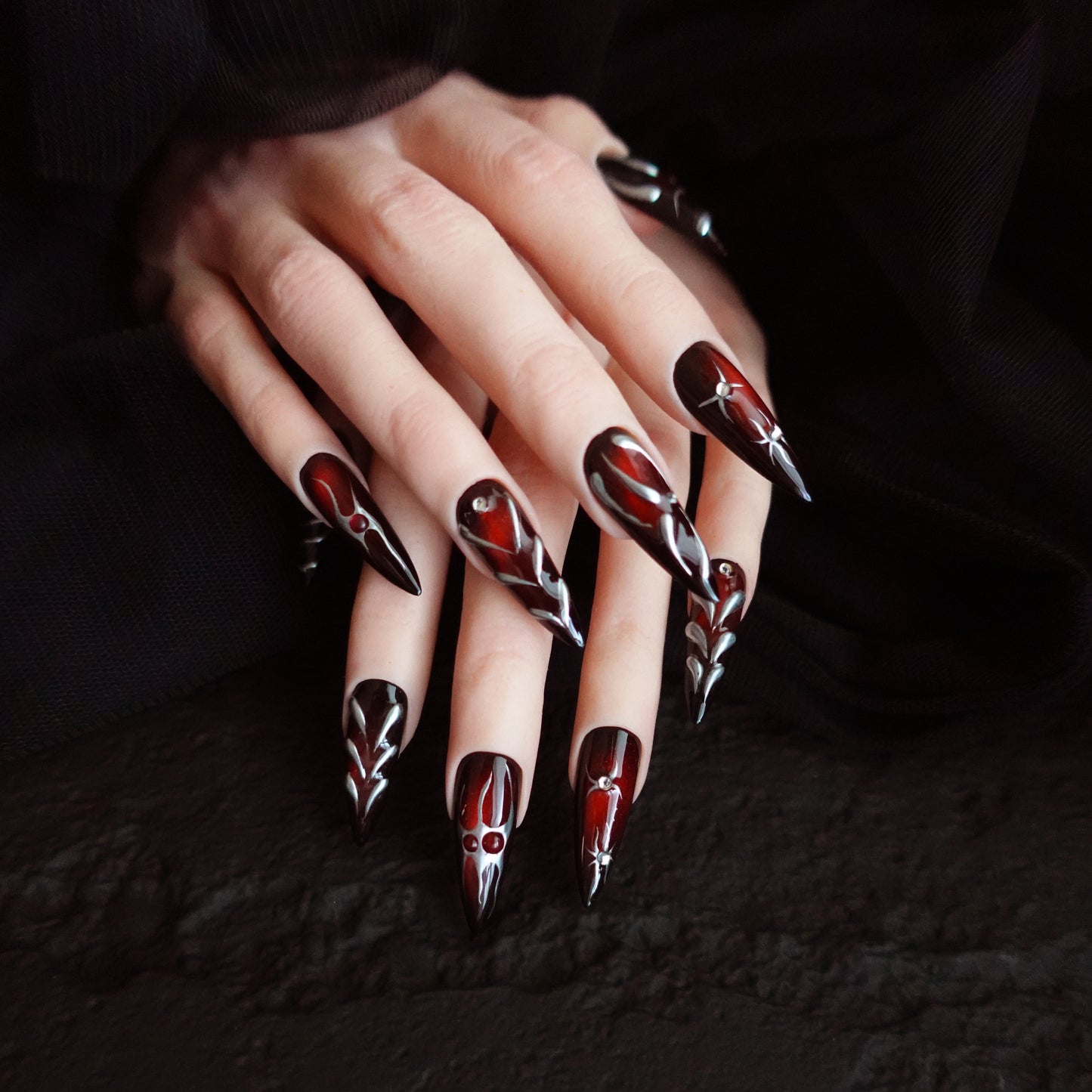 🗡️ Crimson Relic  2509282