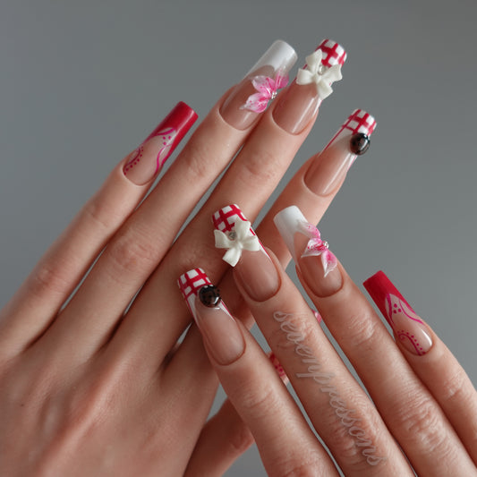 🎀 Strawberry Picnic  2510228