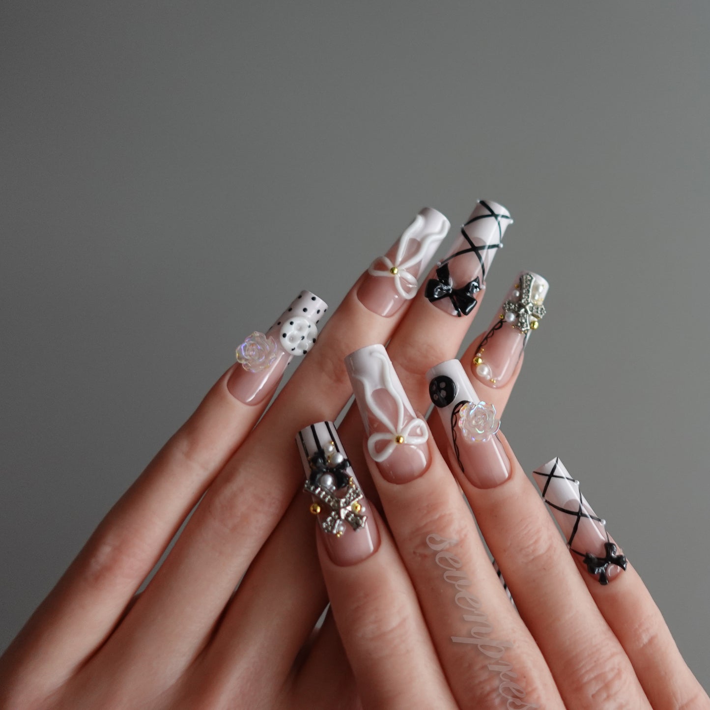 🎀 Midnight Dollhouse 2511288