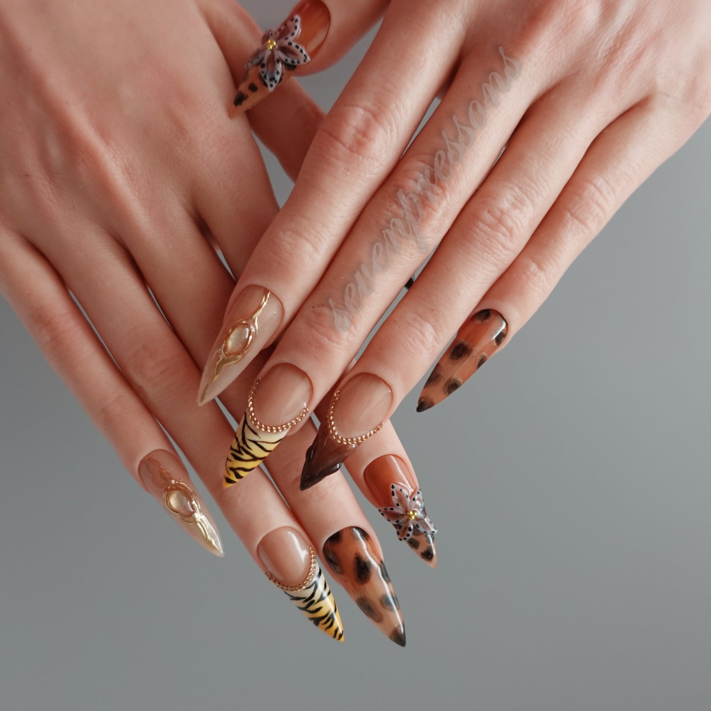 🩶 Savage Bloom  2510261