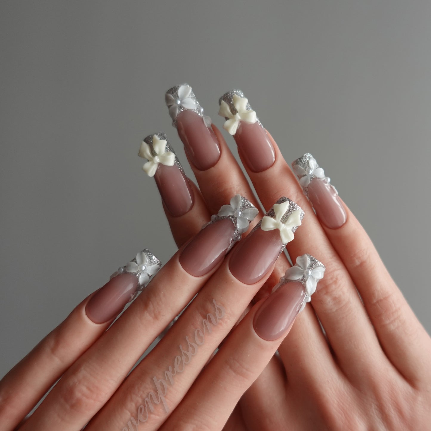 🎀 Ivory Ribbon Waltz  2512153