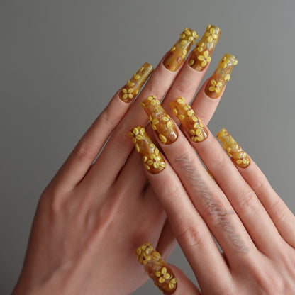 🌼 Golden Bloom Cascade  2512093