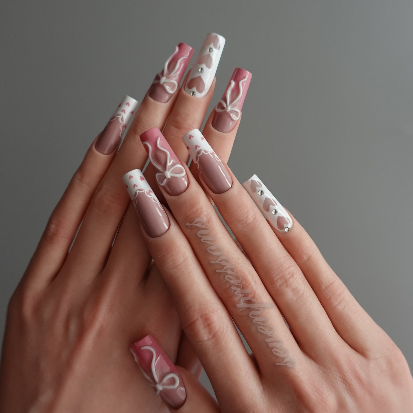 🎀 Ribboned Heart Serenade  2512096