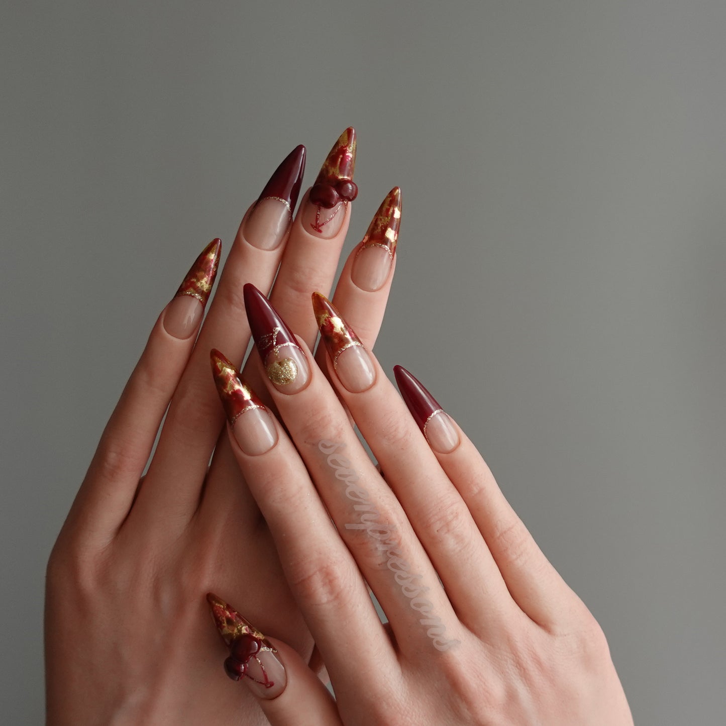 🍒 Crimson Gilded Cherry  2512391