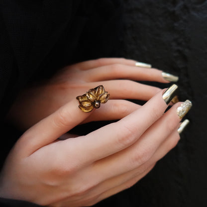 ✨ Product Name: Gilded Petal 2505204