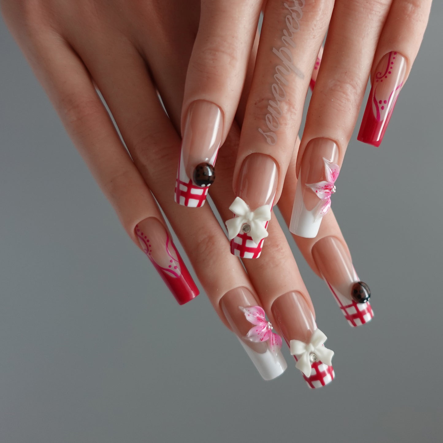 🎀 Strawberry Picnic  2510228