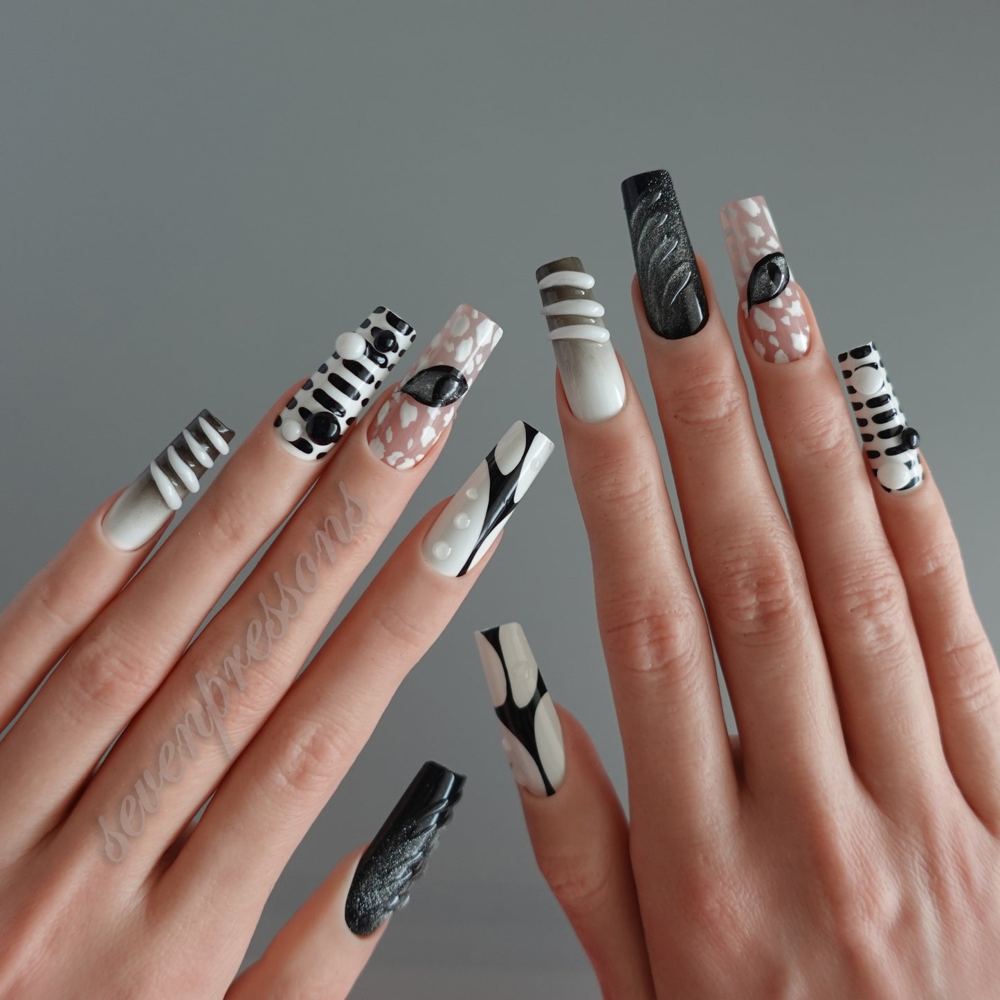 🖤 Midnight Reflex — 3D Vision Nails  2510231