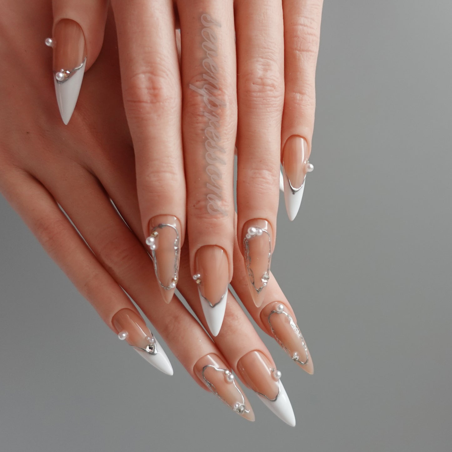 🤍 Ivory Mirage  2510257