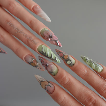 🌸 Molten Bloom  2510172